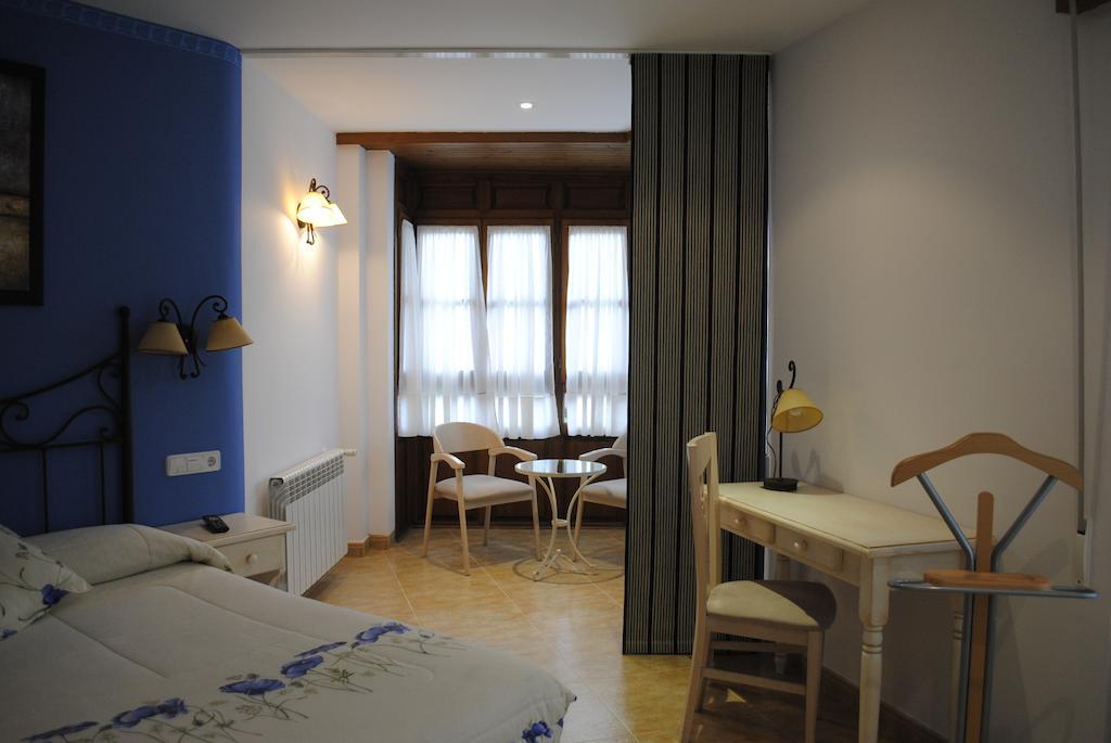 Hotel Rural La Corte De Los Pinares Vinuesa Room photo
