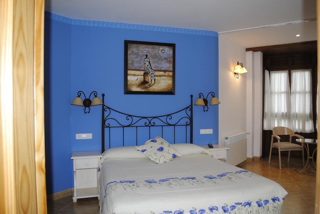 Hotel Rural La Corte De Los Pinares Vinuesa Room photo
